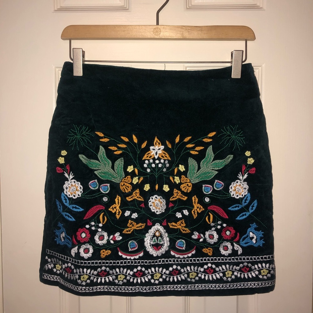 Simplee Corduroy Embroidered Skirt